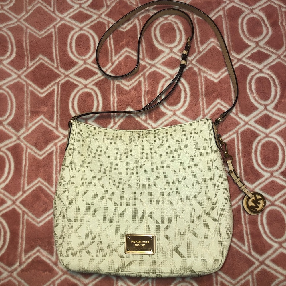 Super Cute MK Crossbody!!!!